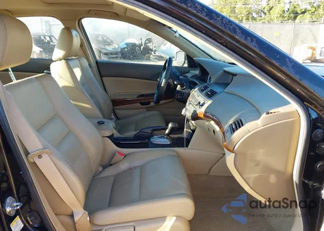 2009 Honda Accord 2.4 Ex-L from USA, damaged, VIN 1HGCP26879A009143